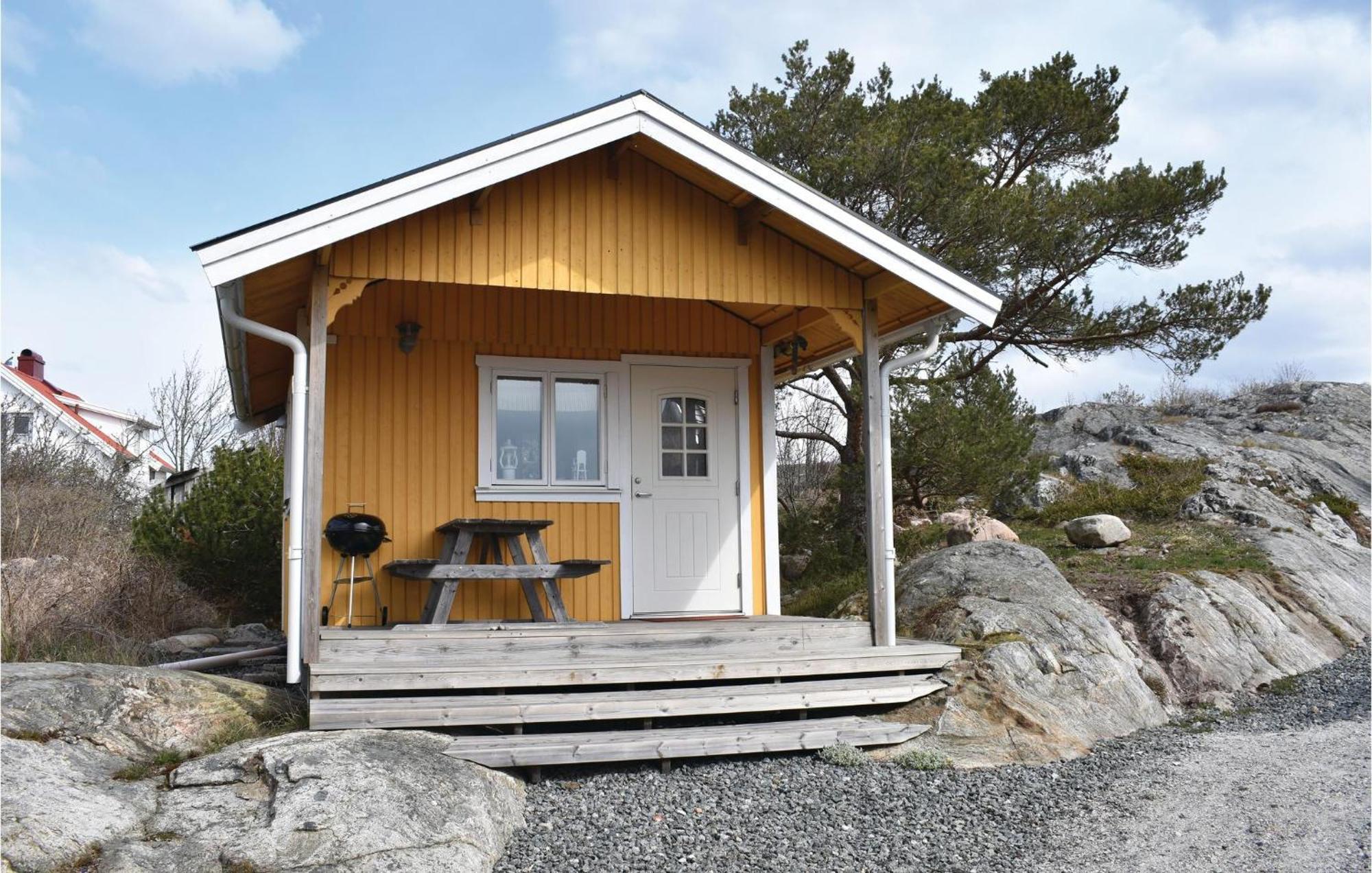 1 Bedroom Stunning Home In Vrangoe Exterior photo